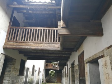 砖木走廊结构