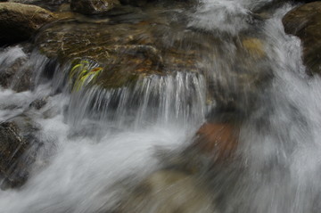 山泉溪流