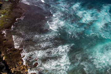 情人崖海浪花