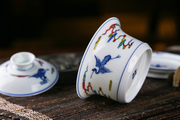青花瓷彩绘盖碗
