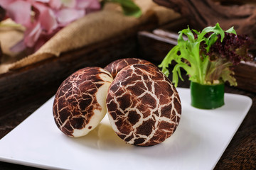 粤式蘑菇包