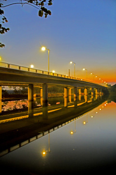 松山湖大桥黄昏风景