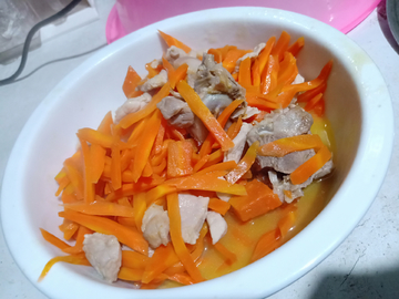 骨头红萝卜汤