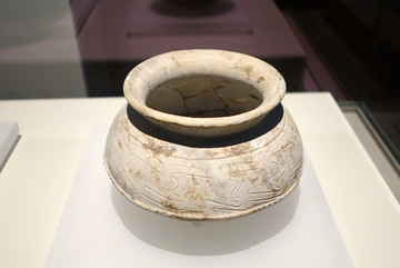崧泽文化陶罐