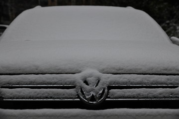 雪后停车场