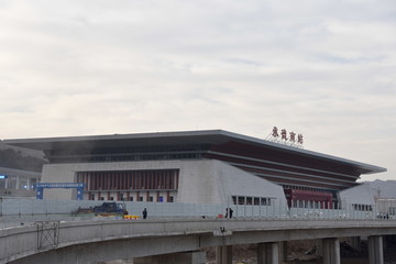 高铁承德南站
