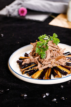腱子肉拌茄子