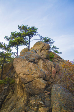 千山小黄山景区苍龙首山峰