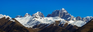 雅拉大雪山