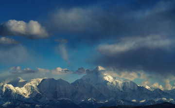 甘孜贡嘎大雪山山脉风光