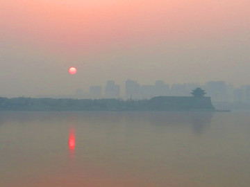东昌湖晨光