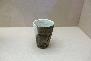 内蒙古博物院新石器时代筒形罐