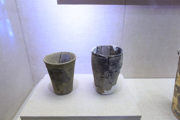内蒙古博物院新石器时代筒形罐