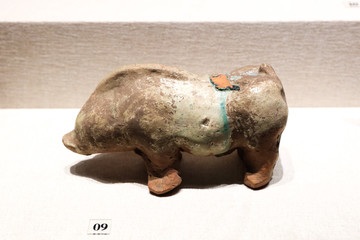 汉代绿釉陶猪