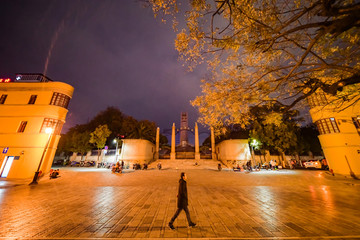 昆明老街夜景胜利堂