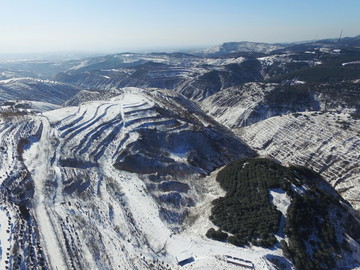 丘陵雪景