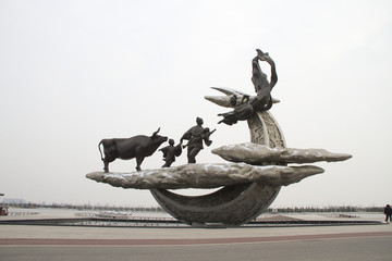鹊桥仙雕塑