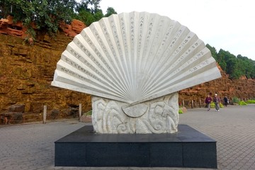 折扇大理石雕塑