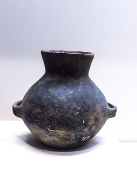 西团山文化时期的陶壶