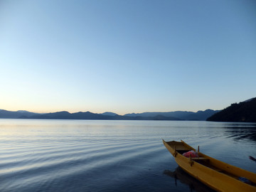 泸沽湖的早晨