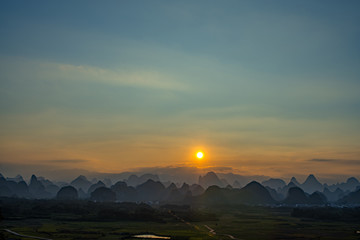 夕阳山外山