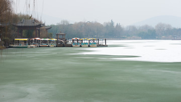 冬季云龙湖结冰