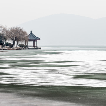 冬季云龙湖湖面结冰