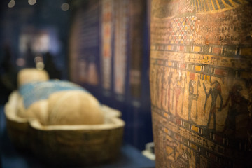 埃及木乃伊与人形棺