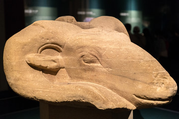 古埃及阿蒙神公羊头雕像