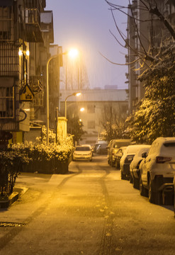 雪巷夜景