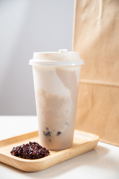紫米芋泥奶茶