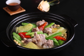 排骨丝瓜煲