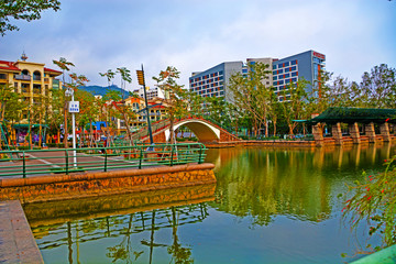 深圳大梅沙奥特莱斯湖畔风景