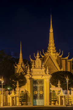 柬埔寨金边大皇宫夜景
