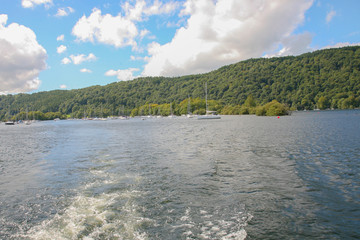英国湖区自然公园水面帆船风光9
