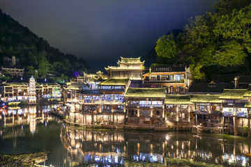 凤凰古城夜景