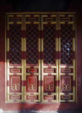 中式古典建筑镂空木雕门窗