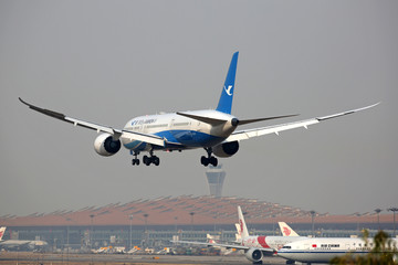 厦门航空波音B787飞机降落