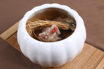 养肝草炖肉汁
