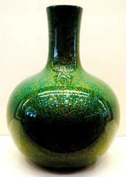 绿金斑犀皮漆天球瓶