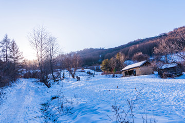 松岭雪村