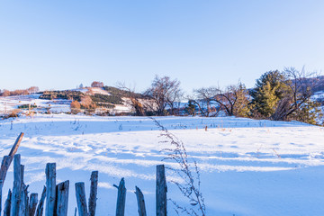 松岭雪村