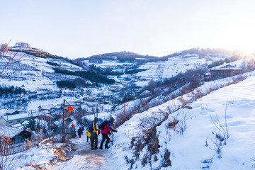 松岭雪村