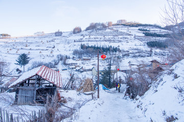 松岭雪村