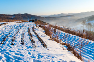 松岭雪村