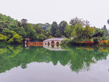黑龙潭