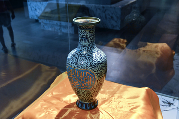 阿拉伯文景泰蓝花瓶