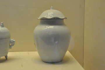 古董陶罐