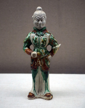 三彩武士俑唐三彩