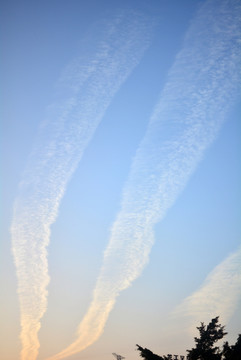 天空飞机线条